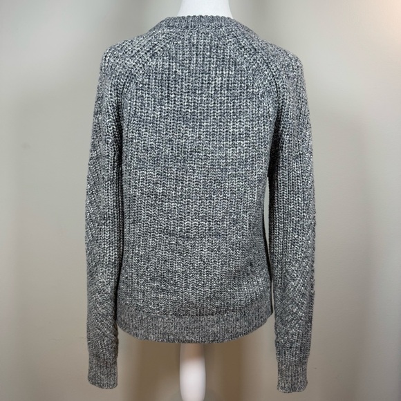 Banana Republic 100% Cotton Gray Textured Knit Crew Neck Sweater Size Small - Picture 6 of 8